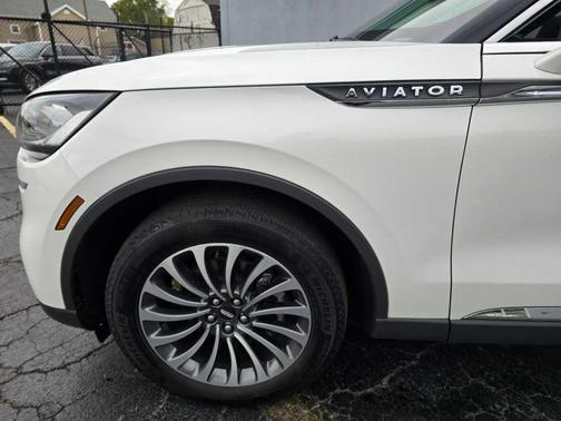 2023 Lincoln Aviator Standard AWD