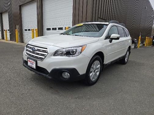 Crystal White Pearl 2017 Subaru Outback 2.5i Premium