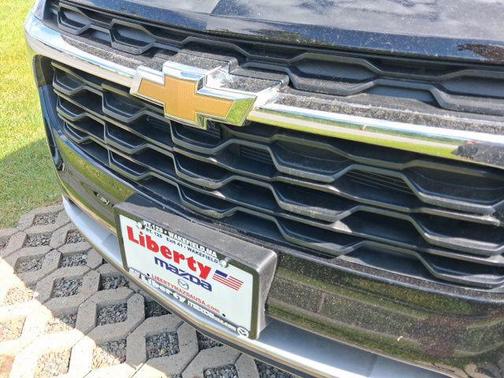 Mosaic Black Metallic 2025 Chevrolet Trax LT