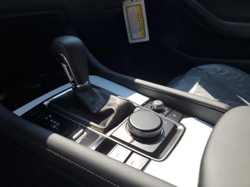 2025 Mazda Mazda3 FWD w/Preferred Package