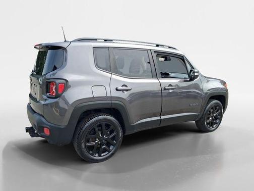 Granite Crystal Metallic Clearcoat 2018 Jeep Renegade Latitude