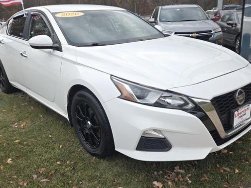 2020 Nissan Altima S FWD