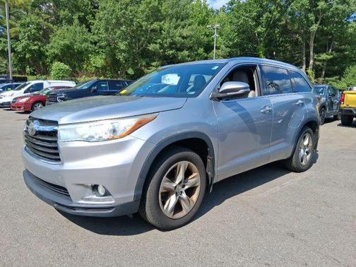 Silver Sky Metallic 2014 Toyota Highlander Limited Platinum