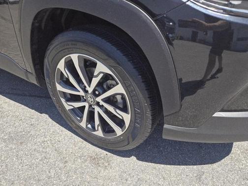 2022 Toyota Corolla Cross XLE