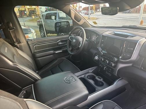 2024 RAM 1500 LARAMIE