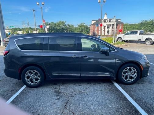 2022 Chrysler Pacifica LIMITED