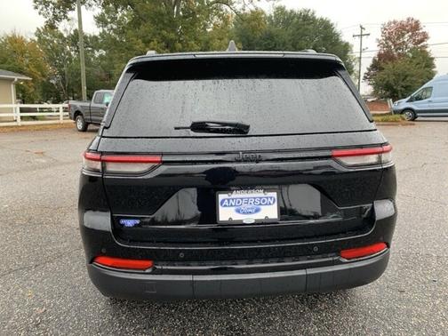 2024 Jeep Grand Cherokee LAREDO