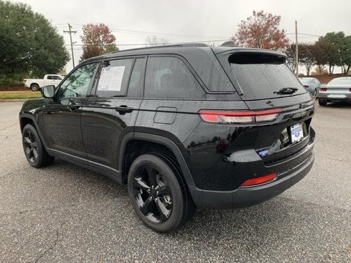 2024 Jeep Grand Cherokee LAREDO