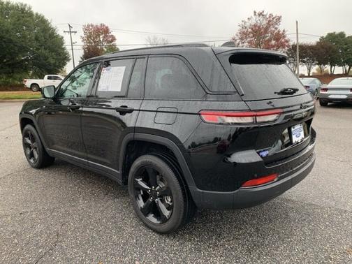 2024 Jeep Grand Cherokee LAREDO