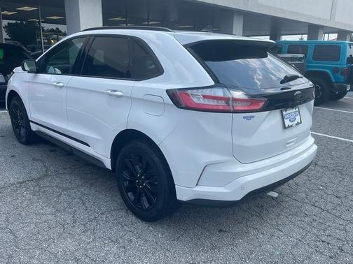 2022 Ford Edge SE