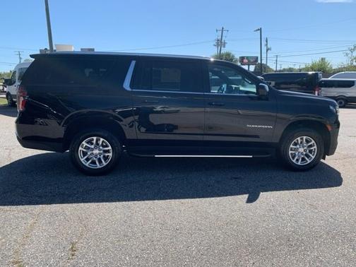 2023 Chevrolet Suburban LT