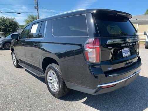 2023 Chevrolet Suburban LT