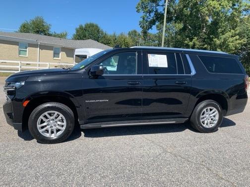 2023 Chevrolet Suburban LT