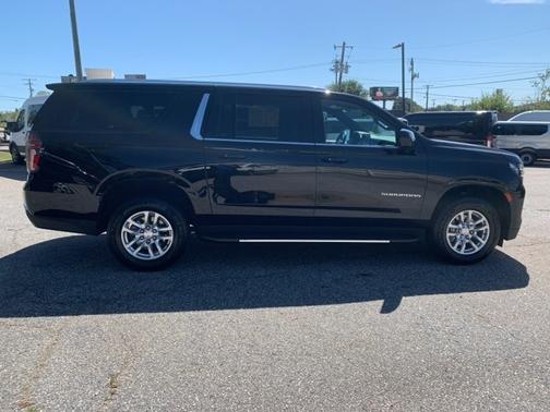 2023 Chevrolet Suburban LT
