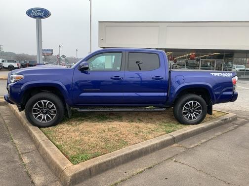 2022 Toyota Tacoma TRD SPORT