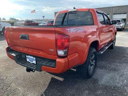 2017 Toyota Tacoma TRD SPORT