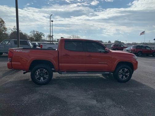 2017 Toyota Tacoma TRD SPORT