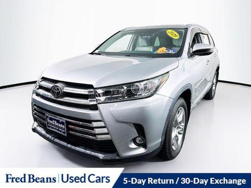 Celestial Silver Metallic 2019 Toyota Highlander Limited