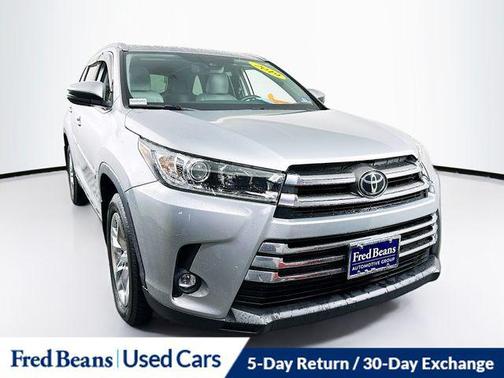 Celestial Silver Metallic 2019 Toyota Highlander Limited