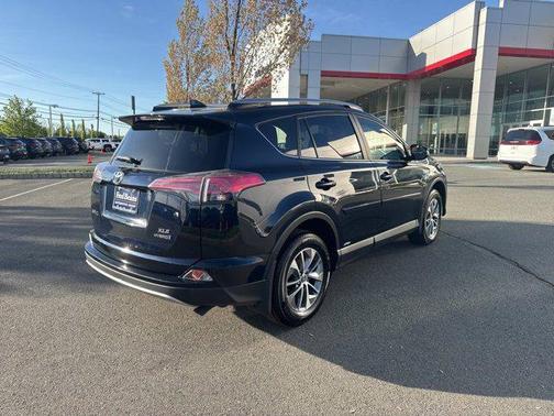 2017 Toyota RAV4 Hybrid XLE