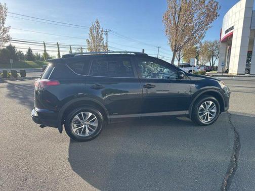2017 Toyota RAV4 Hybrid XLE