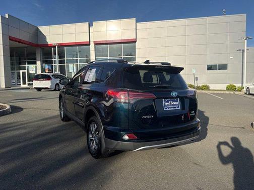 2017 Toyota RAV4 Hybrid XLE