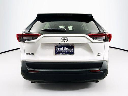 2025 Toyota RAV4 LE