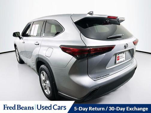 2022 Toyota Highlander LE
