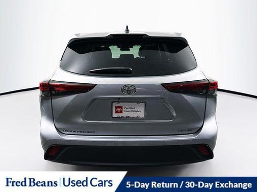 2022 Toyota Highlander LE