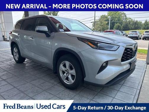 2022 Toyota Highlander LE