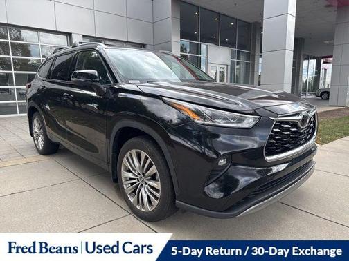 2023 Toyota Highlander Platinum