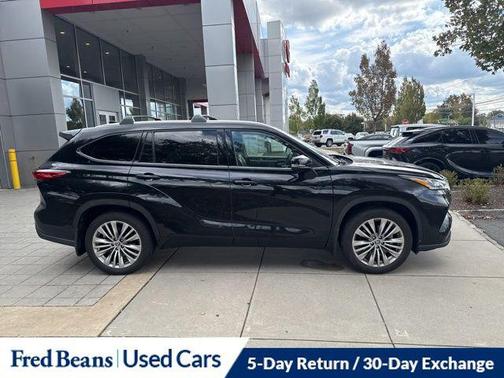 2023 Toyota Highlander Platinum