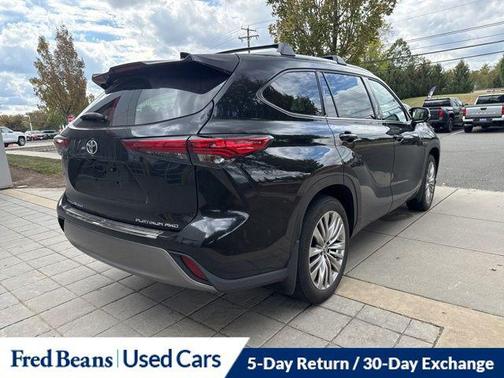 2023 Toyota Highlander Platinum