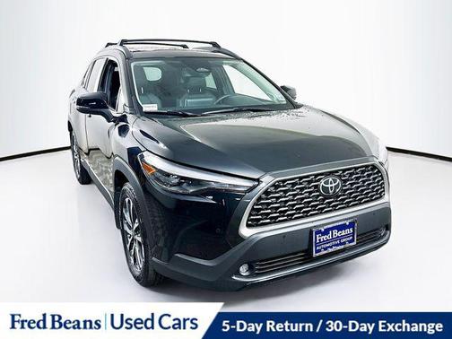 Jet Black 2025 Toyota Corolla Cross XLE