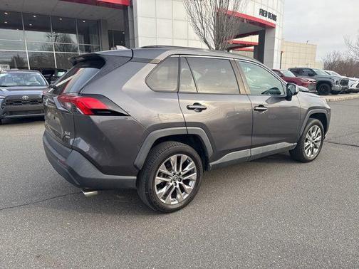 2019 Toyota RAV4 XLE Premium