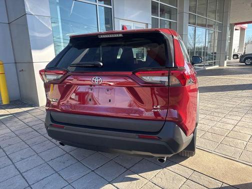 2022 Toyota RAV4 LE
