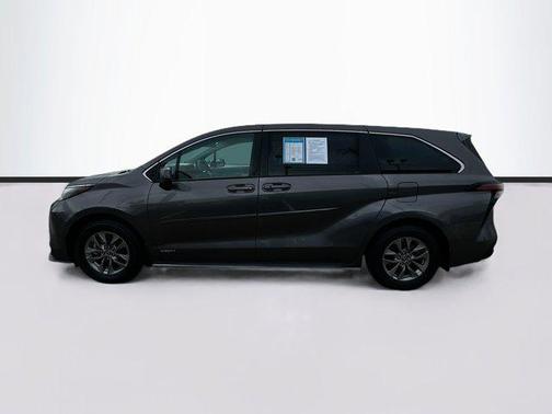 2021 Toyota Sienna LE