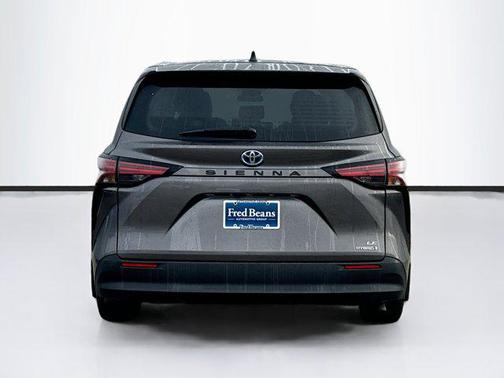 2021 Toyota Sienna LE