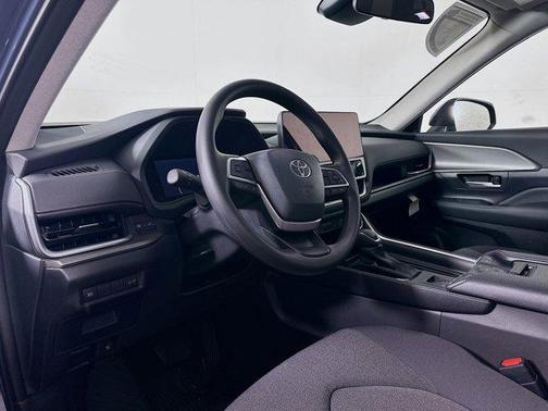 2025 Toyota Highlander LE