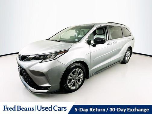 2023 Toyota Sienna XSE 7 Passenger