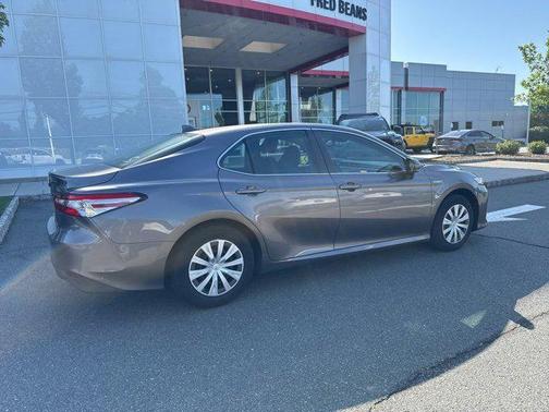 2019 Toyota Camry Hybrid LE