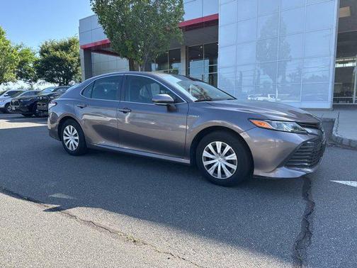 2019 Toyota Camry Hybrid LE