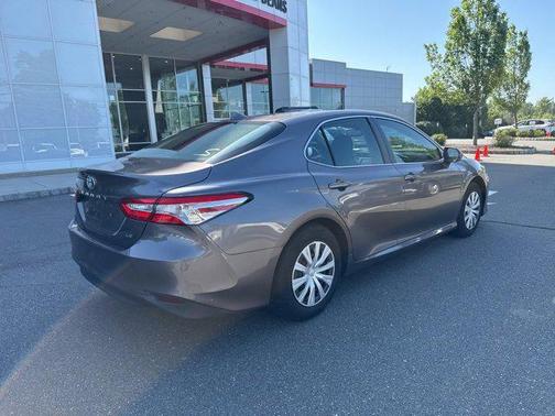 2019 Toyota Camry Hybrid LE