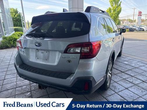 Ice Silver Metallic 2018 Subaru Outback 2.5i Limited