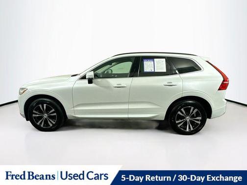 Crystal White Metallic 2023 Volvo XC60 B5 Core