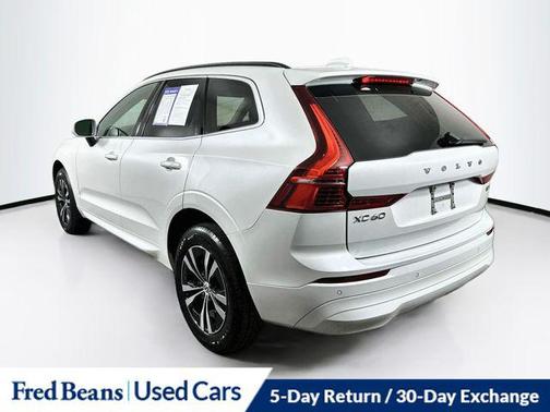Crystal White Metallic 2023 Volvo XC60 B5 Core