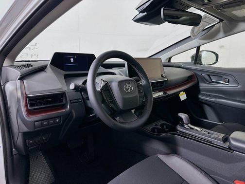 2025 Toyota Prius L