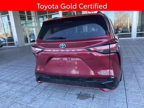 2024 Toyota Sienna XSE 7 Passenger
