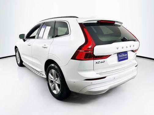 2022 Volvo XC60 B5 Momentum