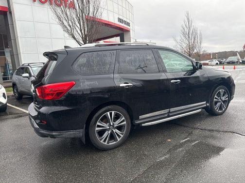 2019 Nissan Pathfinder Platinum